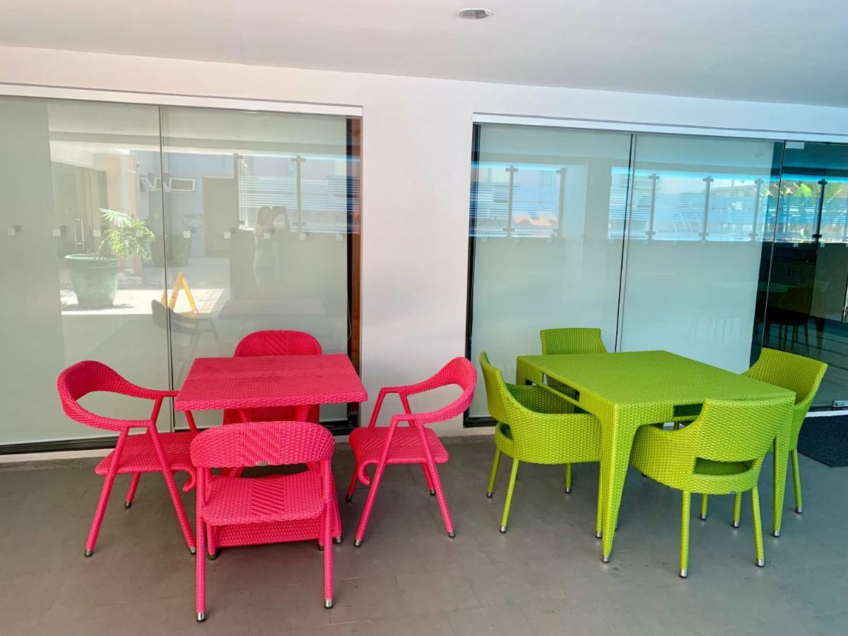 Chillax Studio 101 Newport Boulevard Manila Exterior foto